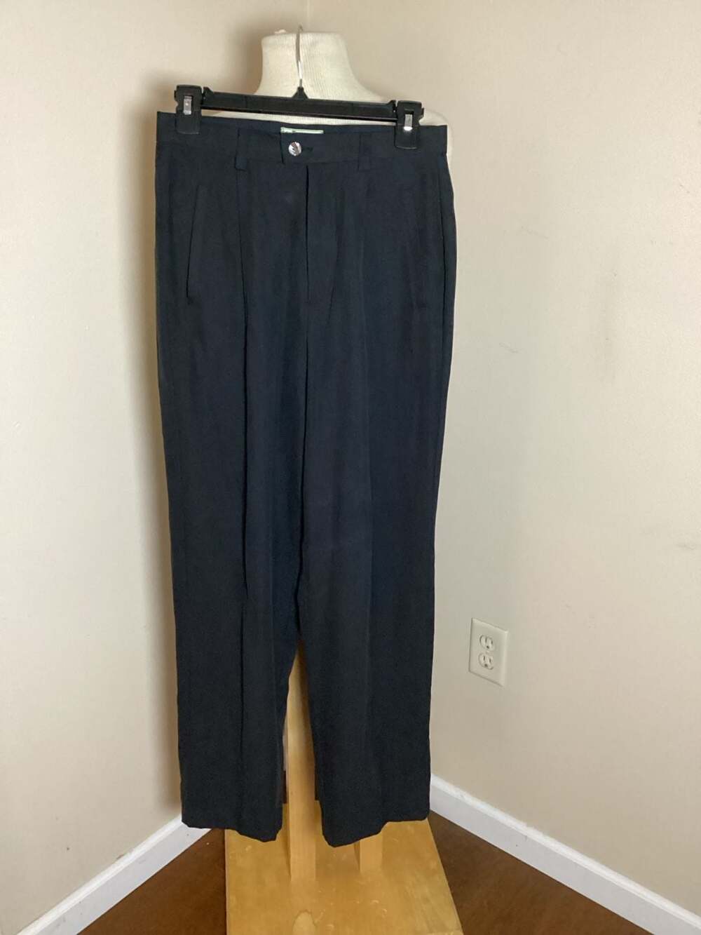 Tommy Bahama Silk Trousers Size 6 Black Pleated Dress Pants